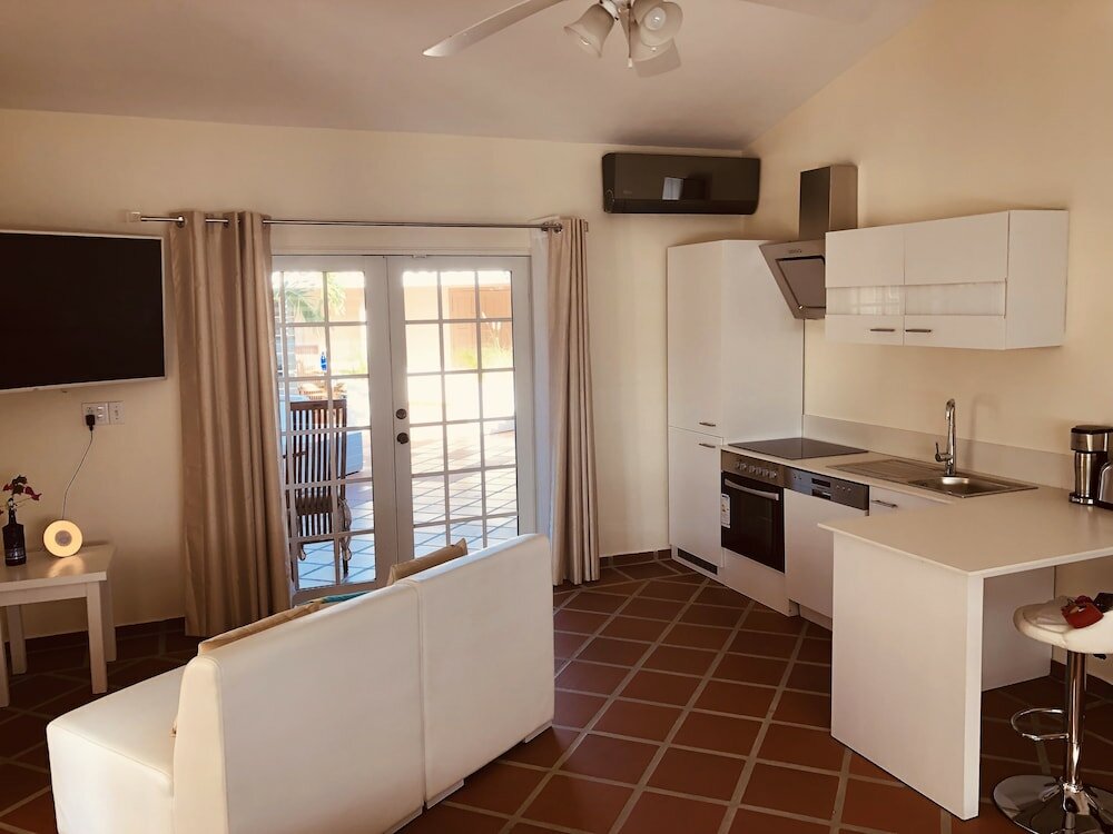 Фото Karibu Aruba Boutique Hotel