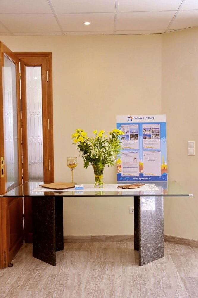 Фото Irini Apartments