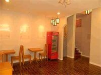 Фото Tr3ats Guest House Bohol - Hostel