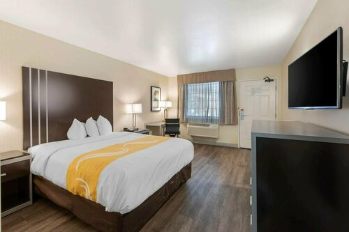 Гостиница Quality Inn & Suites Camarillo - Oxnard