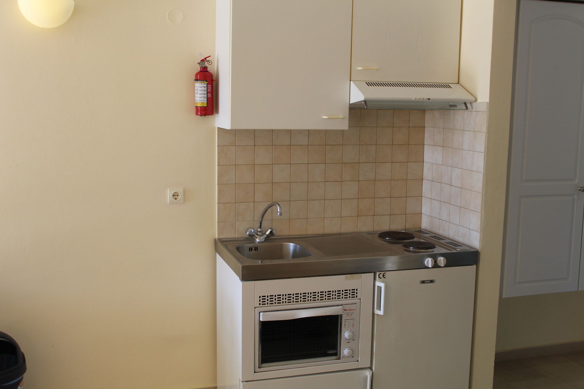 Фото Adonis Hotel