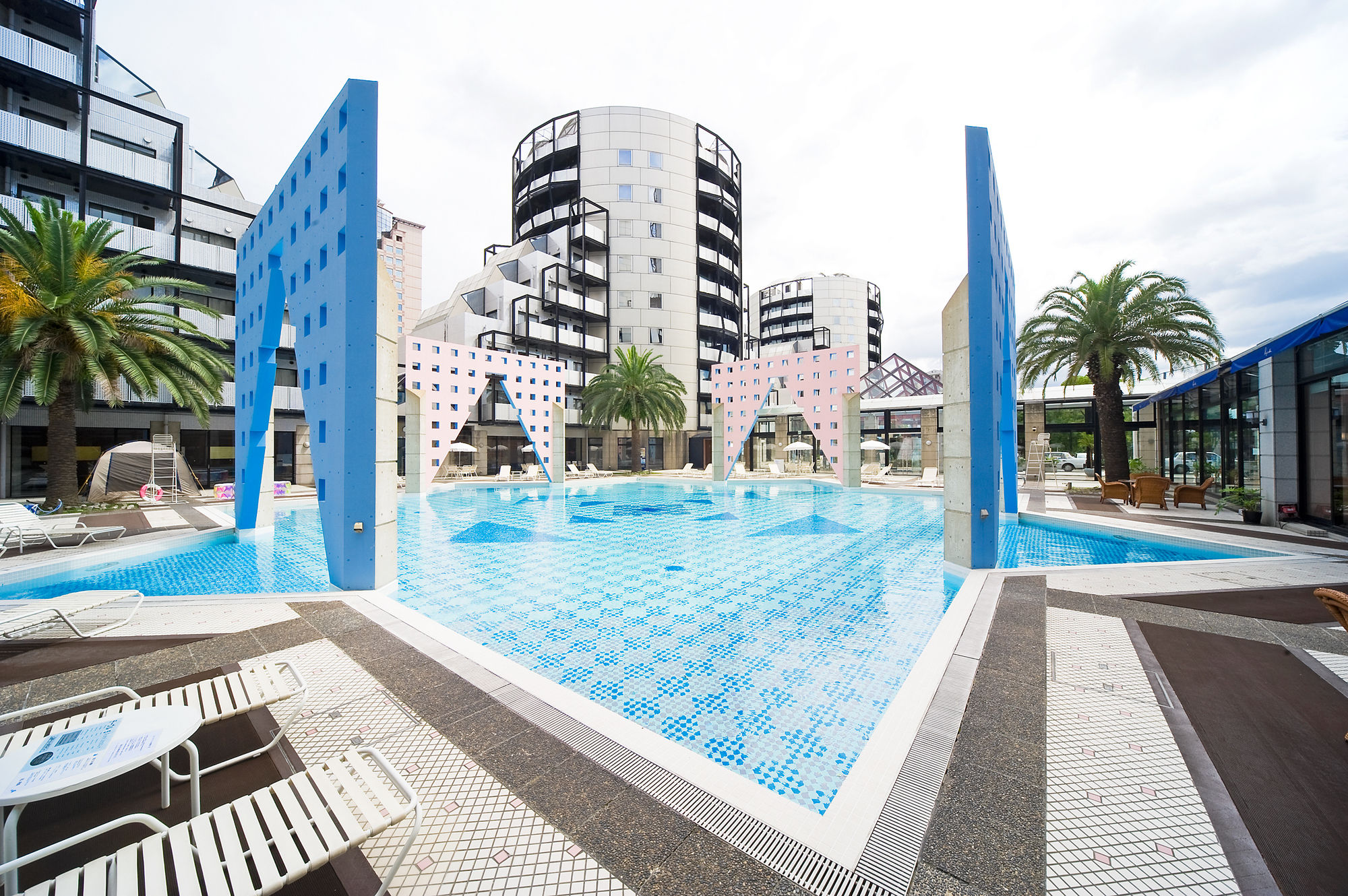 Фото The Residential Suites Fukuoka