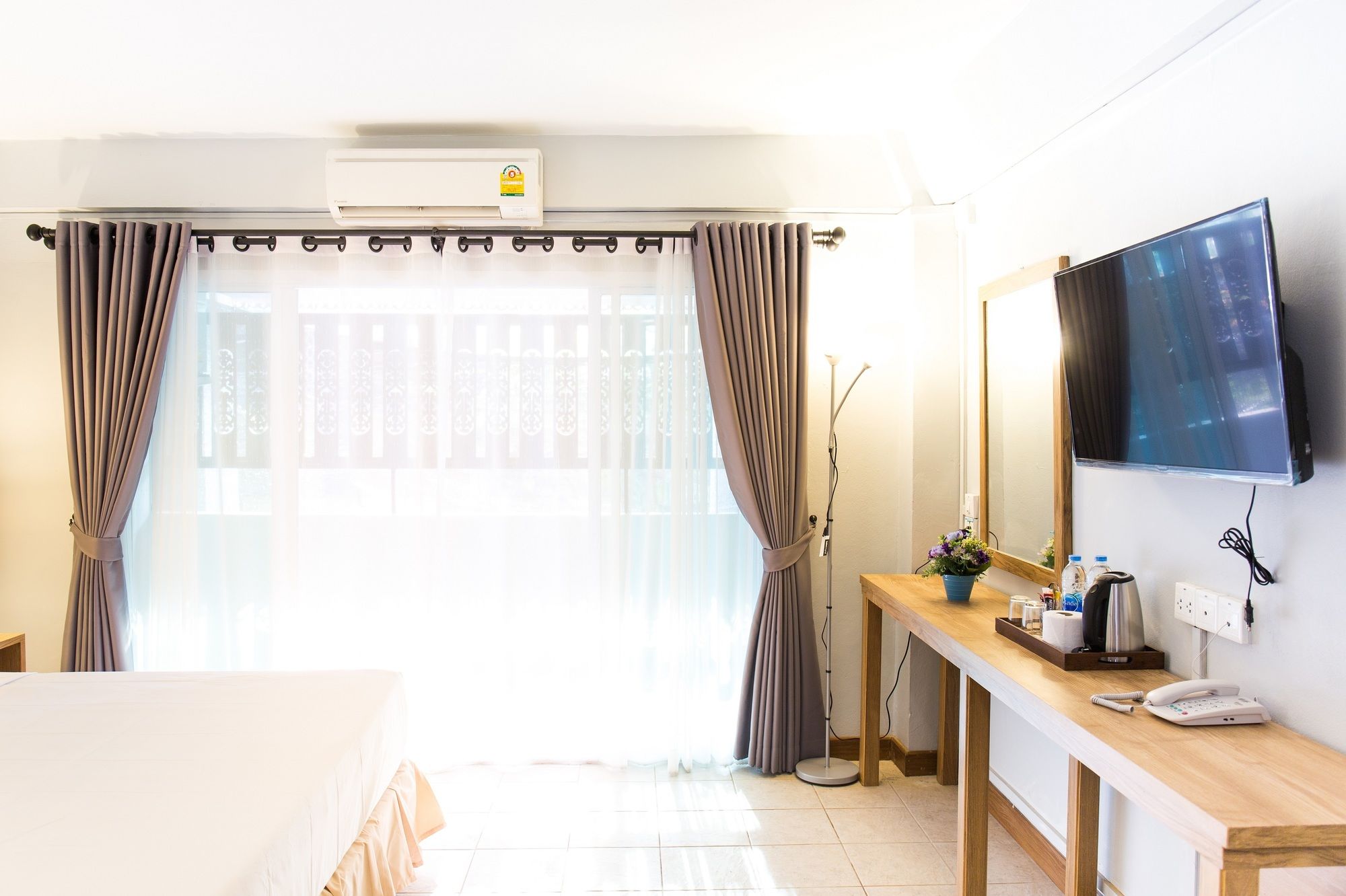 Фото Ratana Hotel