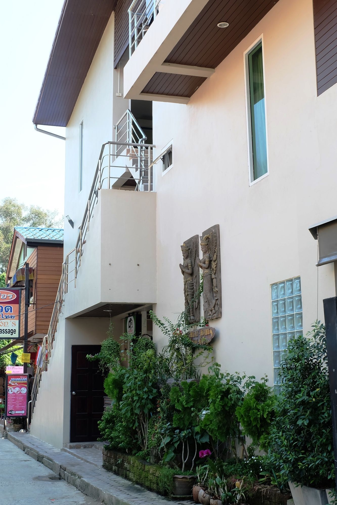 Фото Chilli Hotel & Restaurant