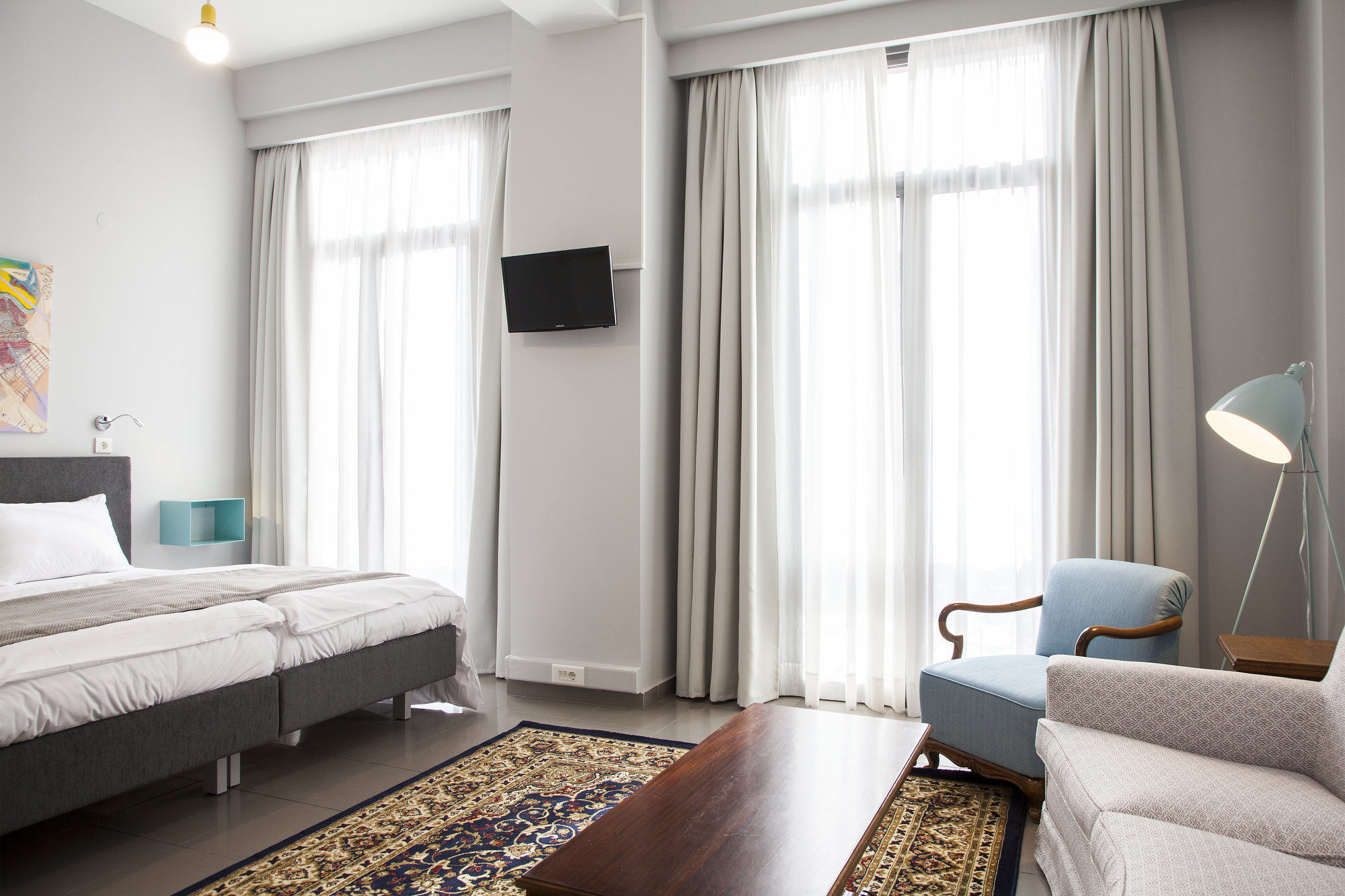 Фото отеля 2