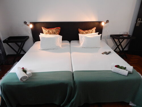 Гостиница Jacaranda Guesthouse в Мапуту