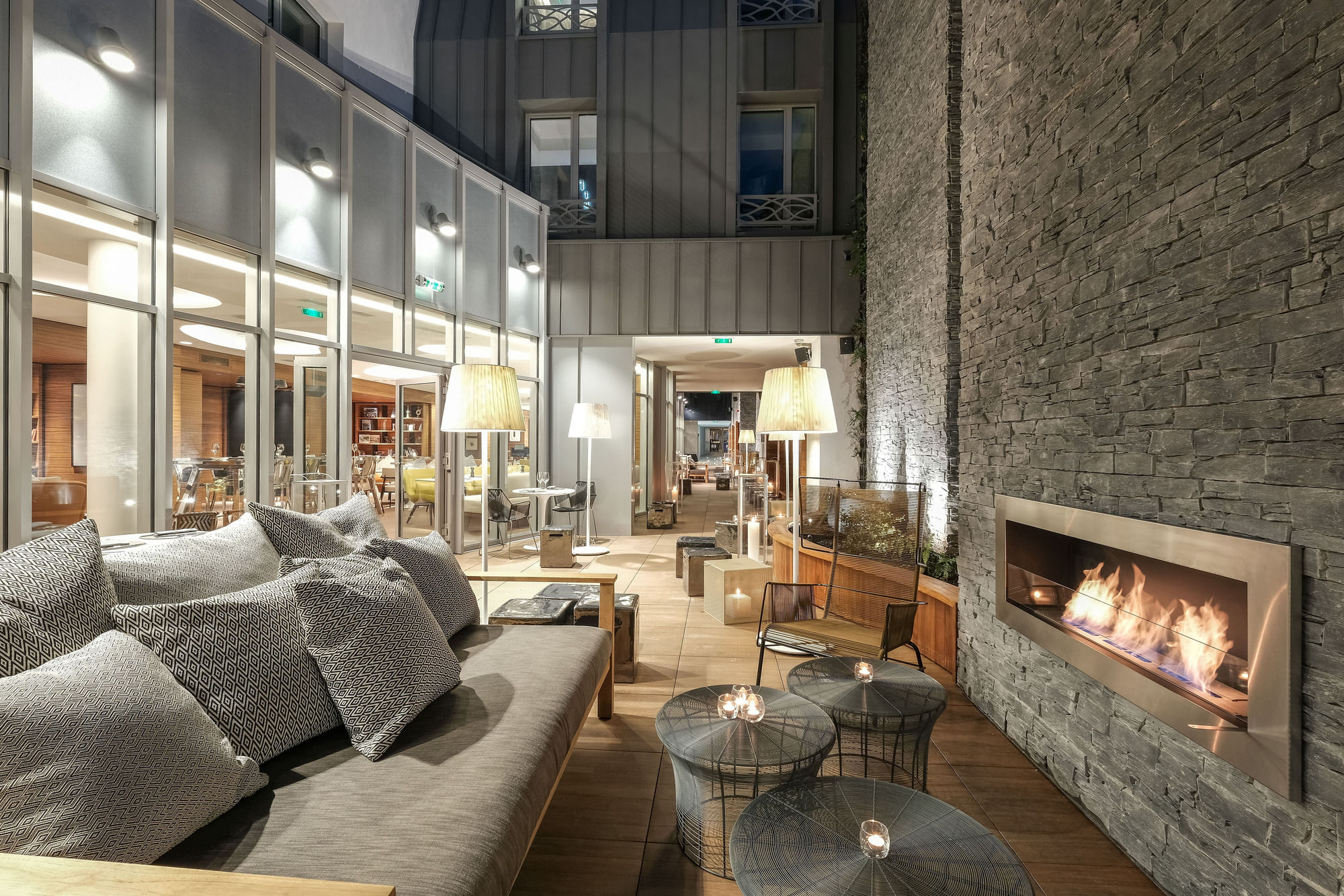 Фото Renaissance Paris Republique Hotel