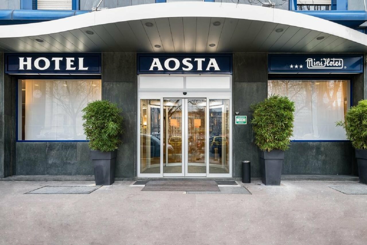 Фото отеля 1