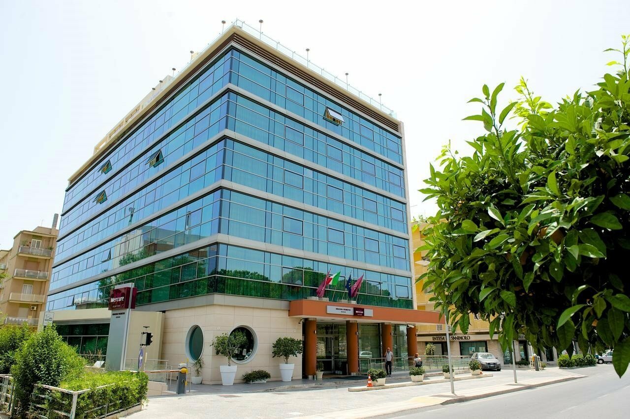 Фото отеля 1