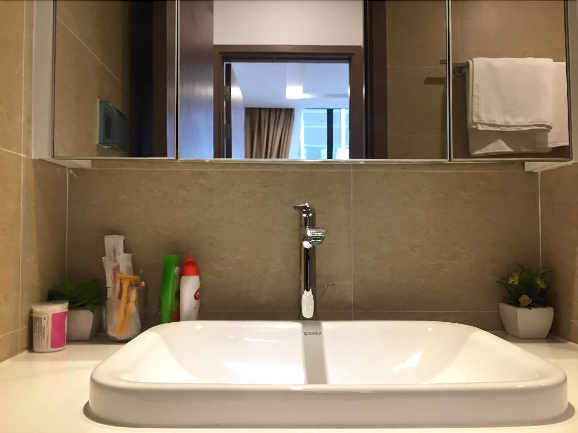 Фото Bayhomes Metropolis Serviced Apartment