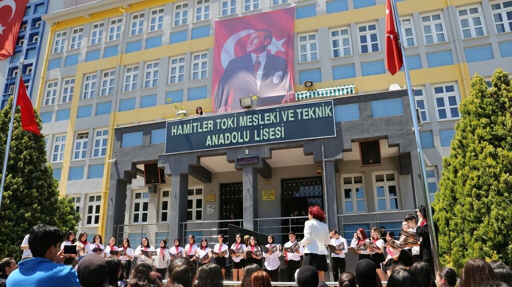 Escuela Hamitler Toki Ticaret Meslek Lisesi, , foto