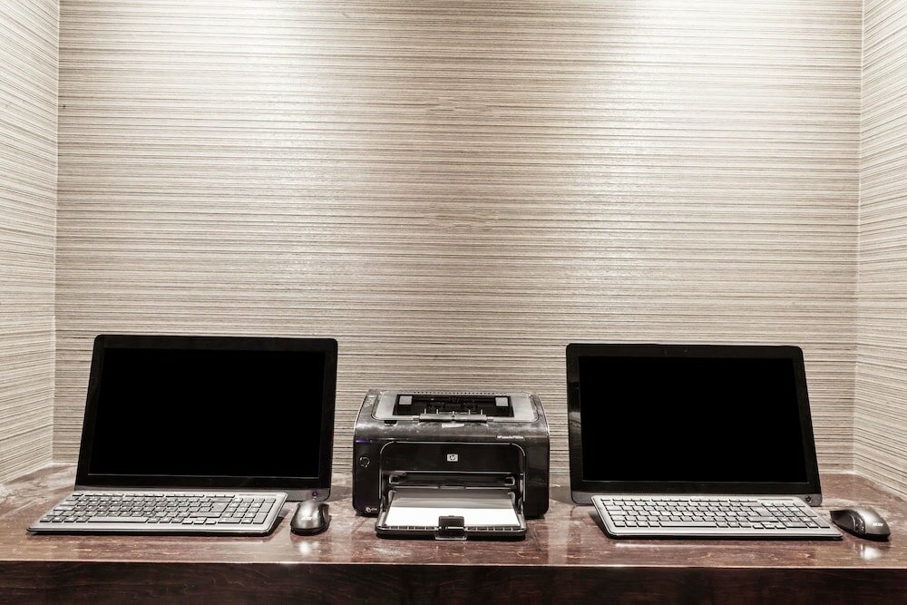 Фото Ramada by Wyndham Ottawa On The Rideau