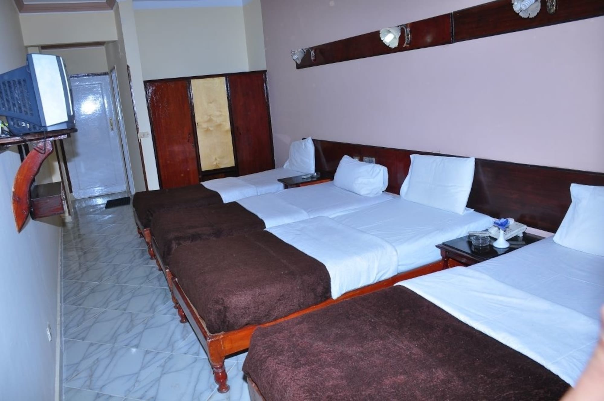 Фото Shady Hotel