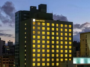 Гостиница Comfort Suites Vitoria