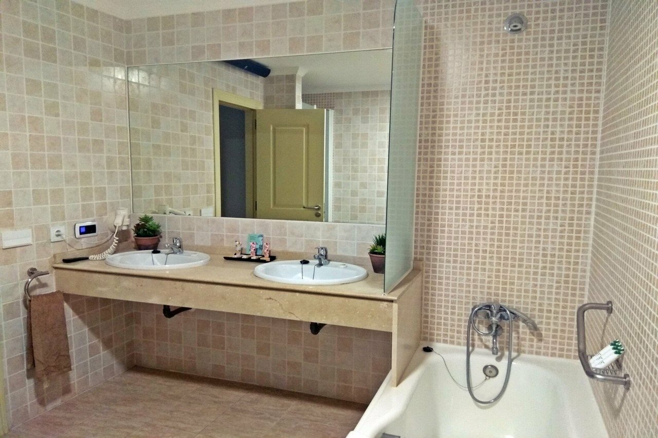 Фото Holiday World Riwo Hotel