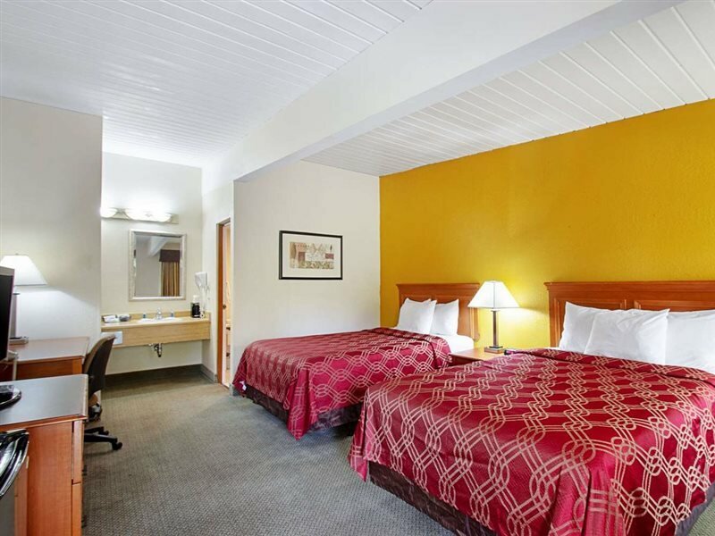 Фото Travelodge by Wyndham Appleton