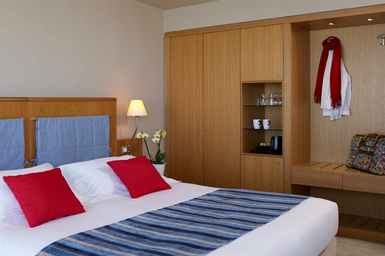 Фото Kyma Suites Beach Hotel