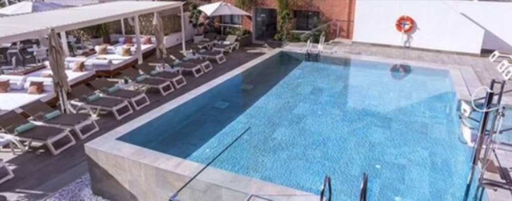 Фото Hotel Fénix Torremolinos - Adults Only Recommended