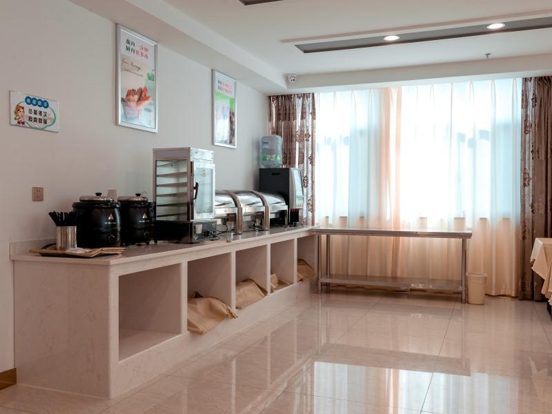 Фото Отель GreenTree Inn Jiangsu Suzhou Zhangjiagang Tangsi T