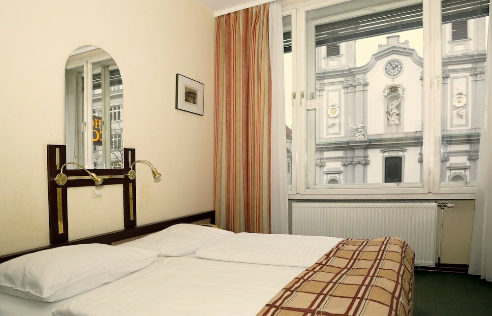 Фото Continental Hotel-Pension