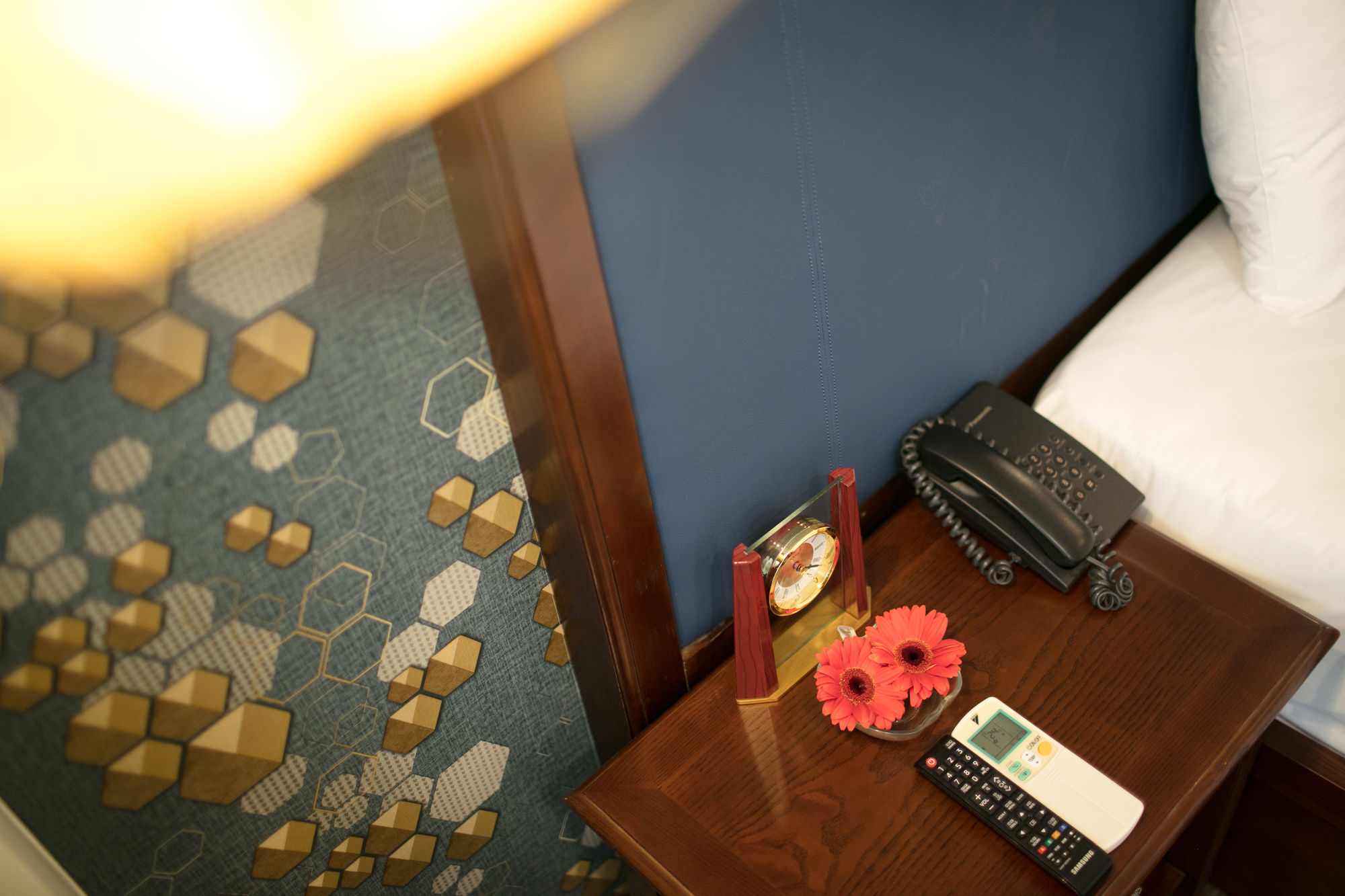 Фото Holiday Emerald Hotel