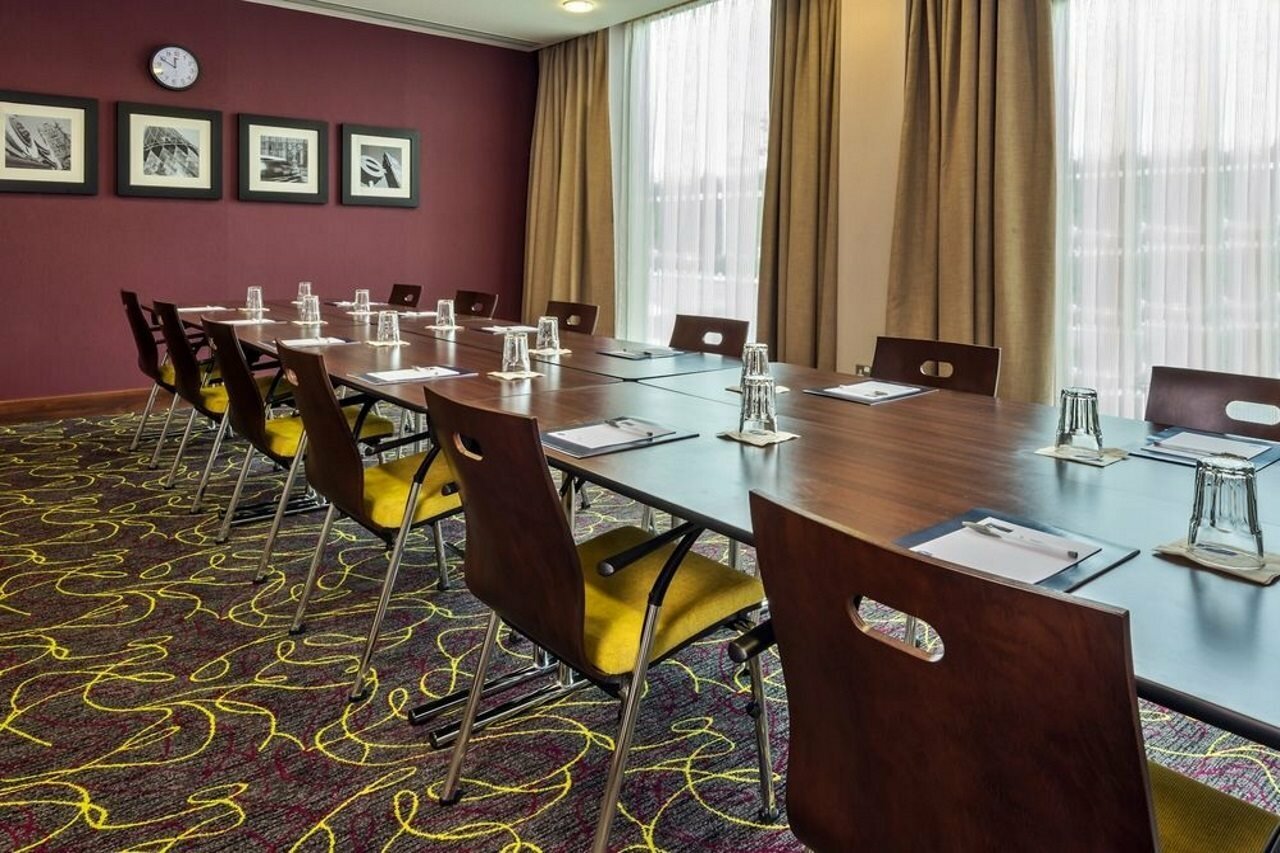 Фото Hampton by Hilton London Luton Airport