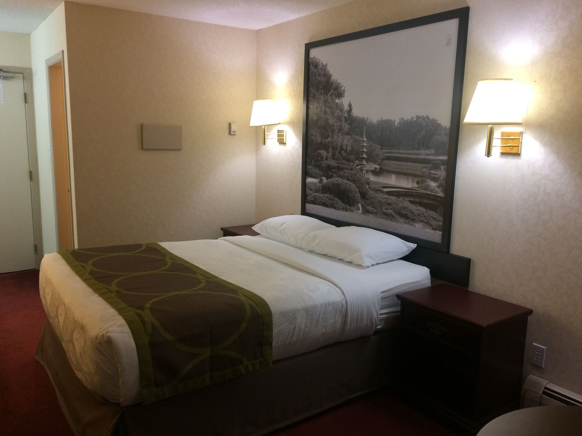 Фото Super 8 by Wyndham Lethbridge