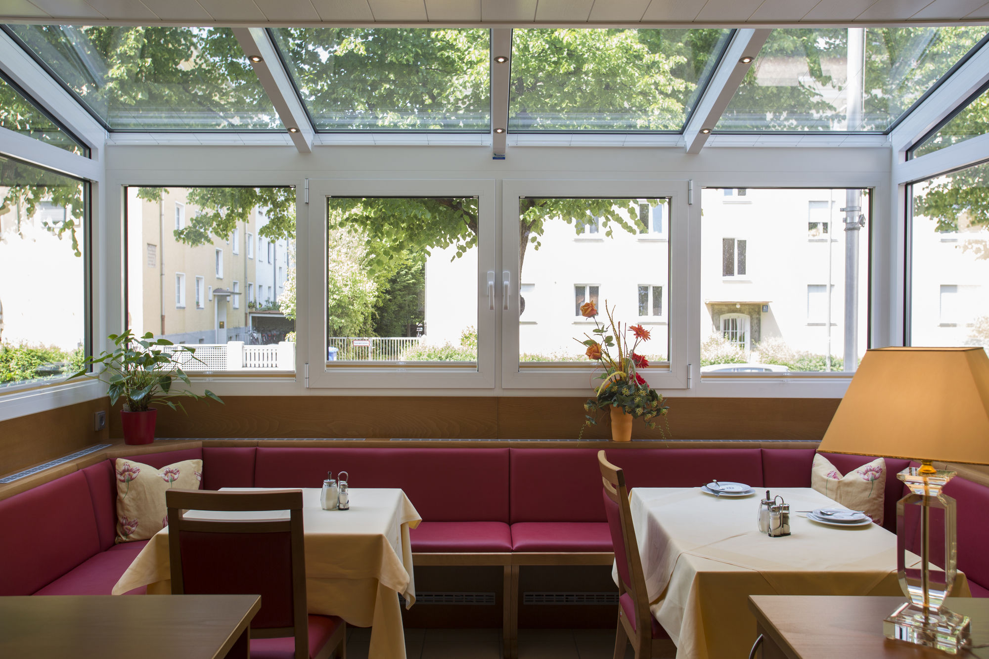 Фото Hotel Kriemhild am Hirschgarten