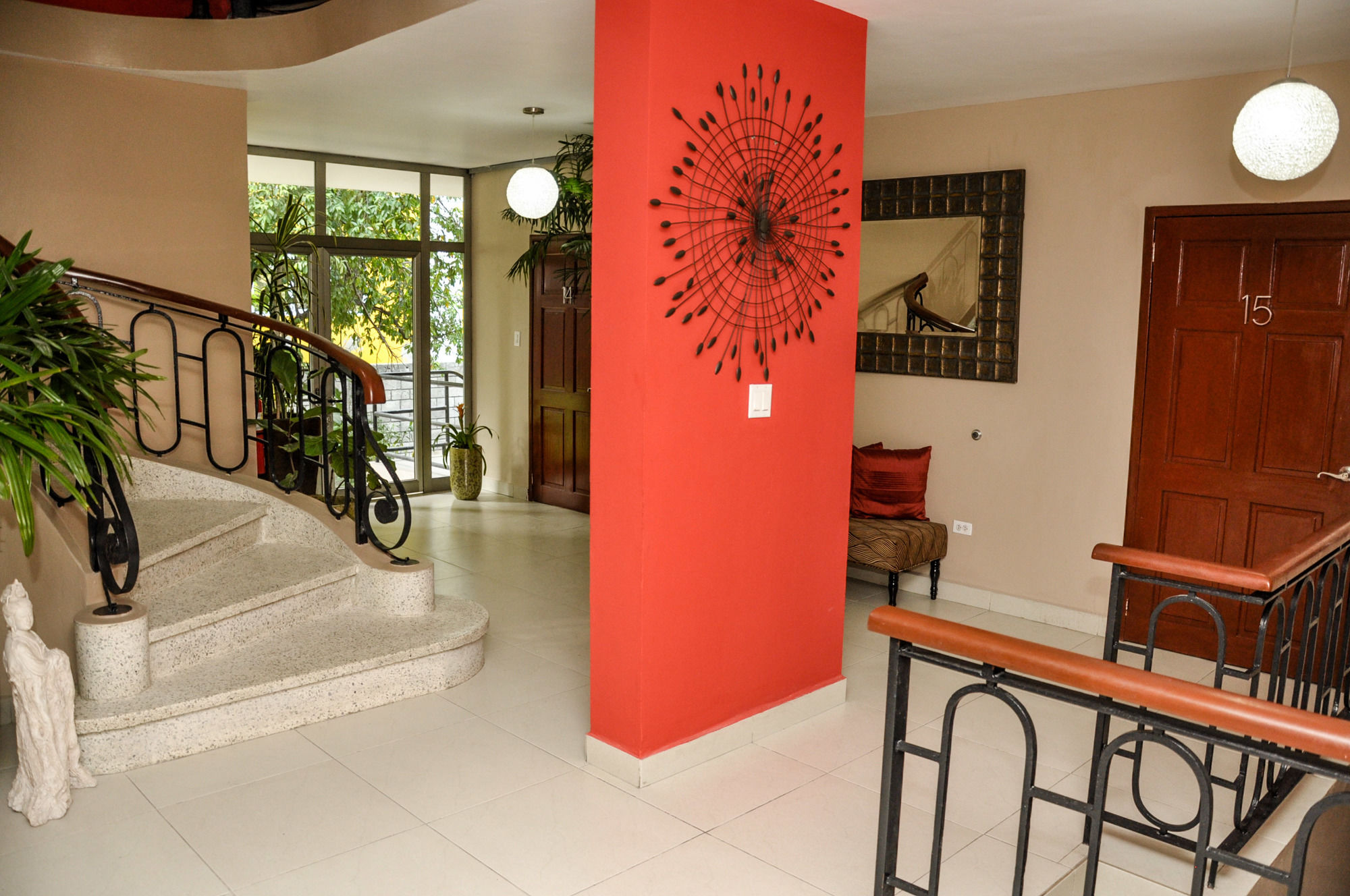 Фото Allamanda Hotel