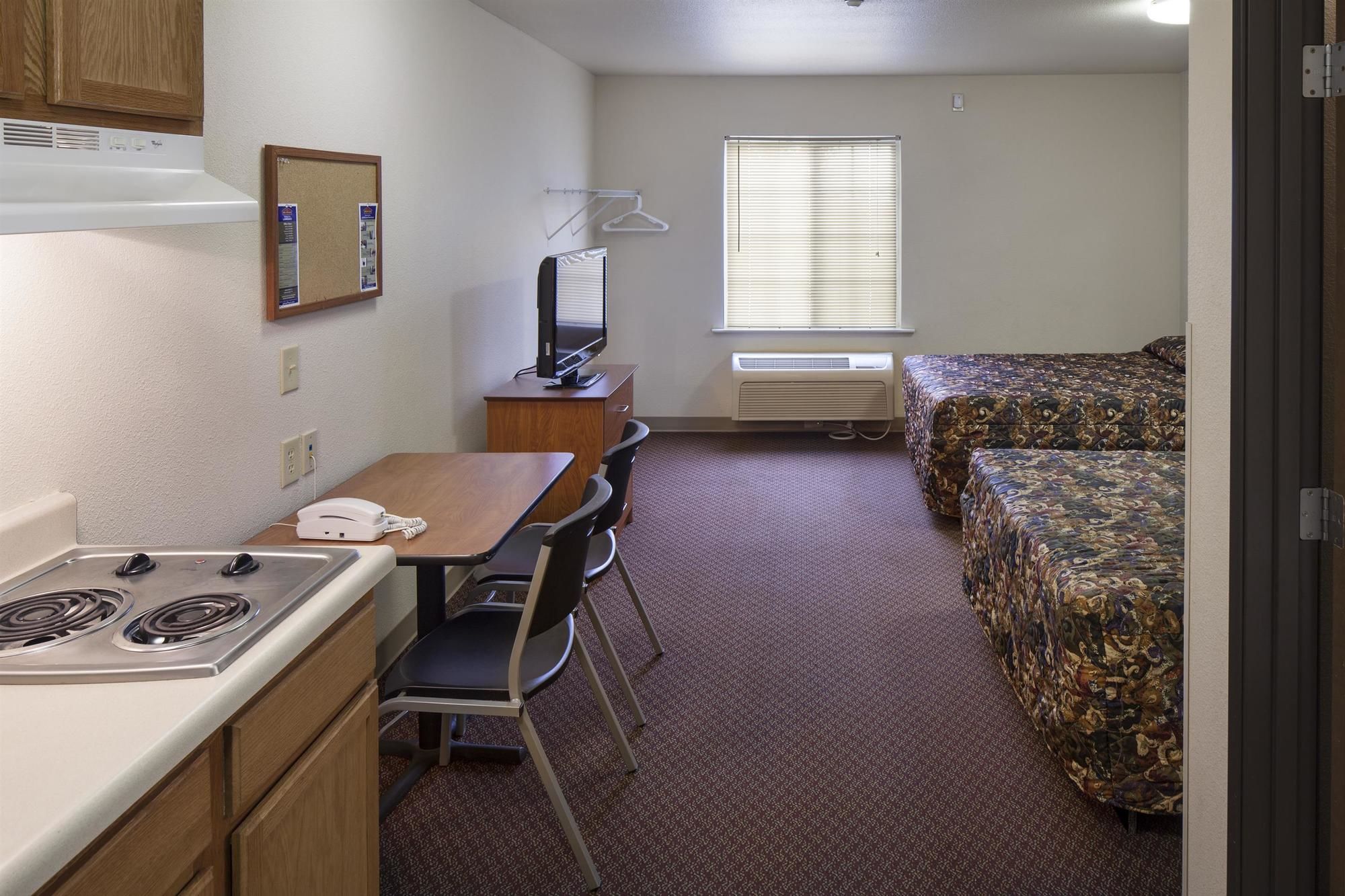 Фото WoodSpring Suites Indianapolis Lawrence