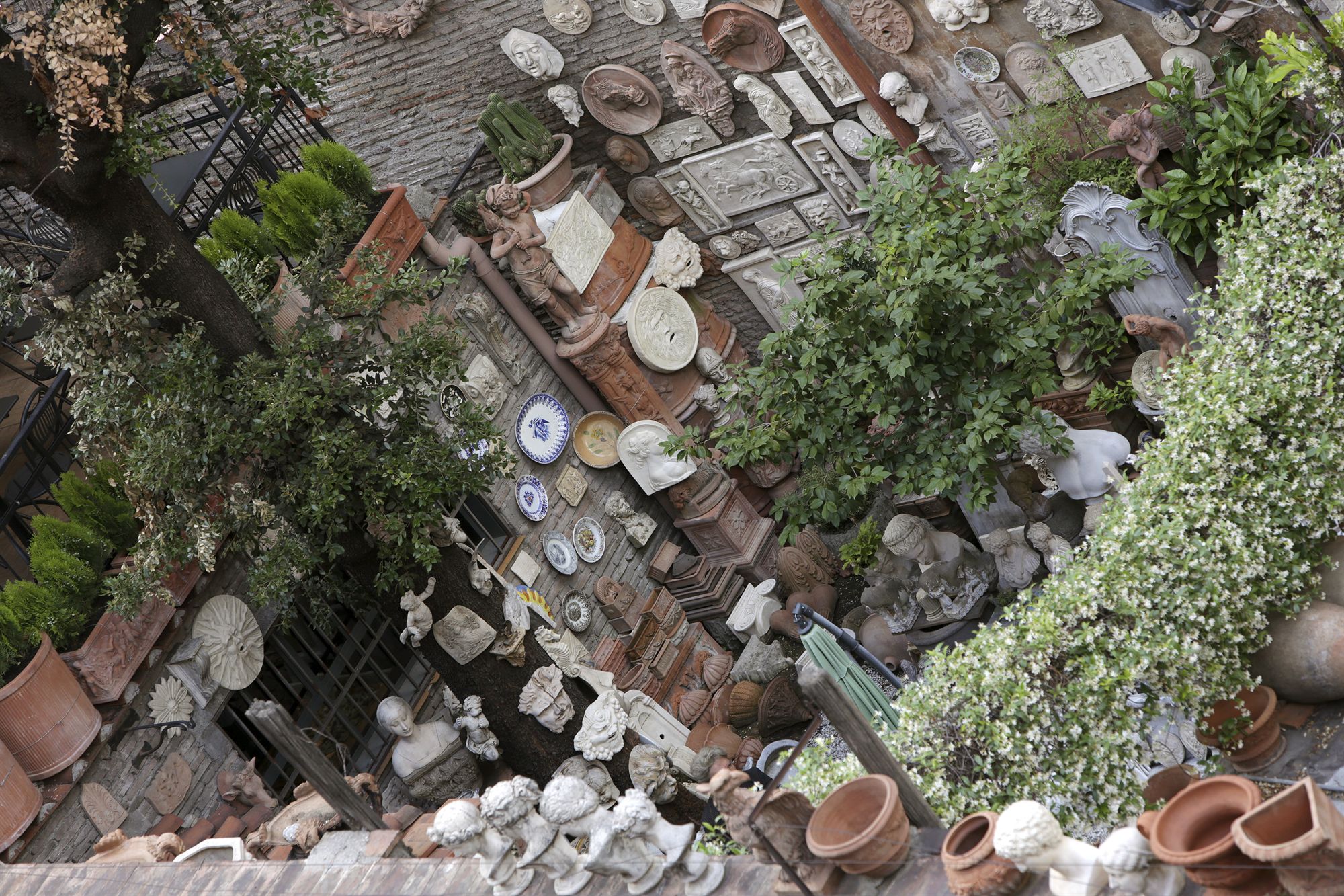 Фото At Forty One