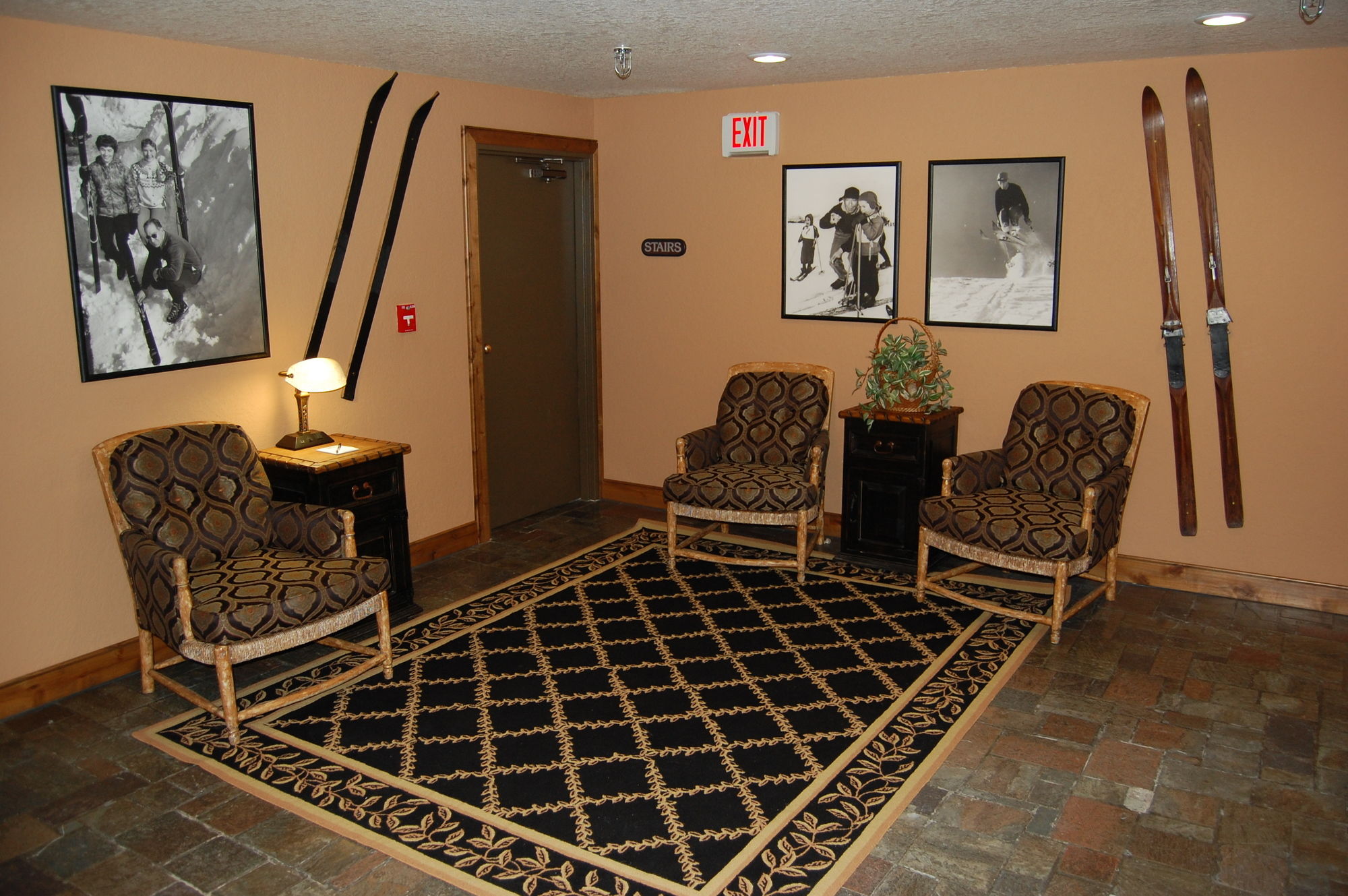 Фото Grouse Mountain Lodge