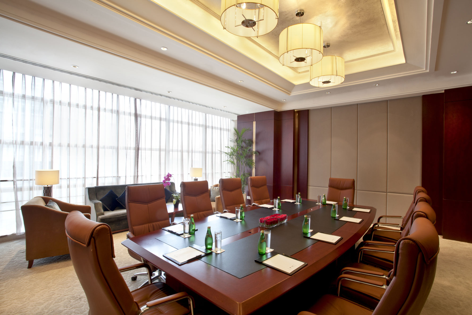 Фото Regal Plaza Hotel & Residence