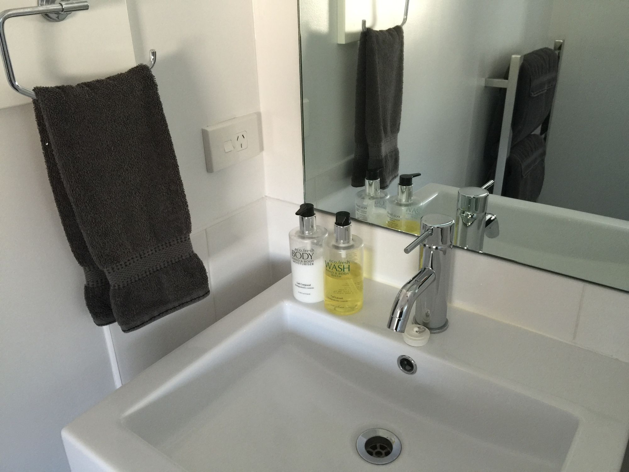 Фото Airport Delta Motel