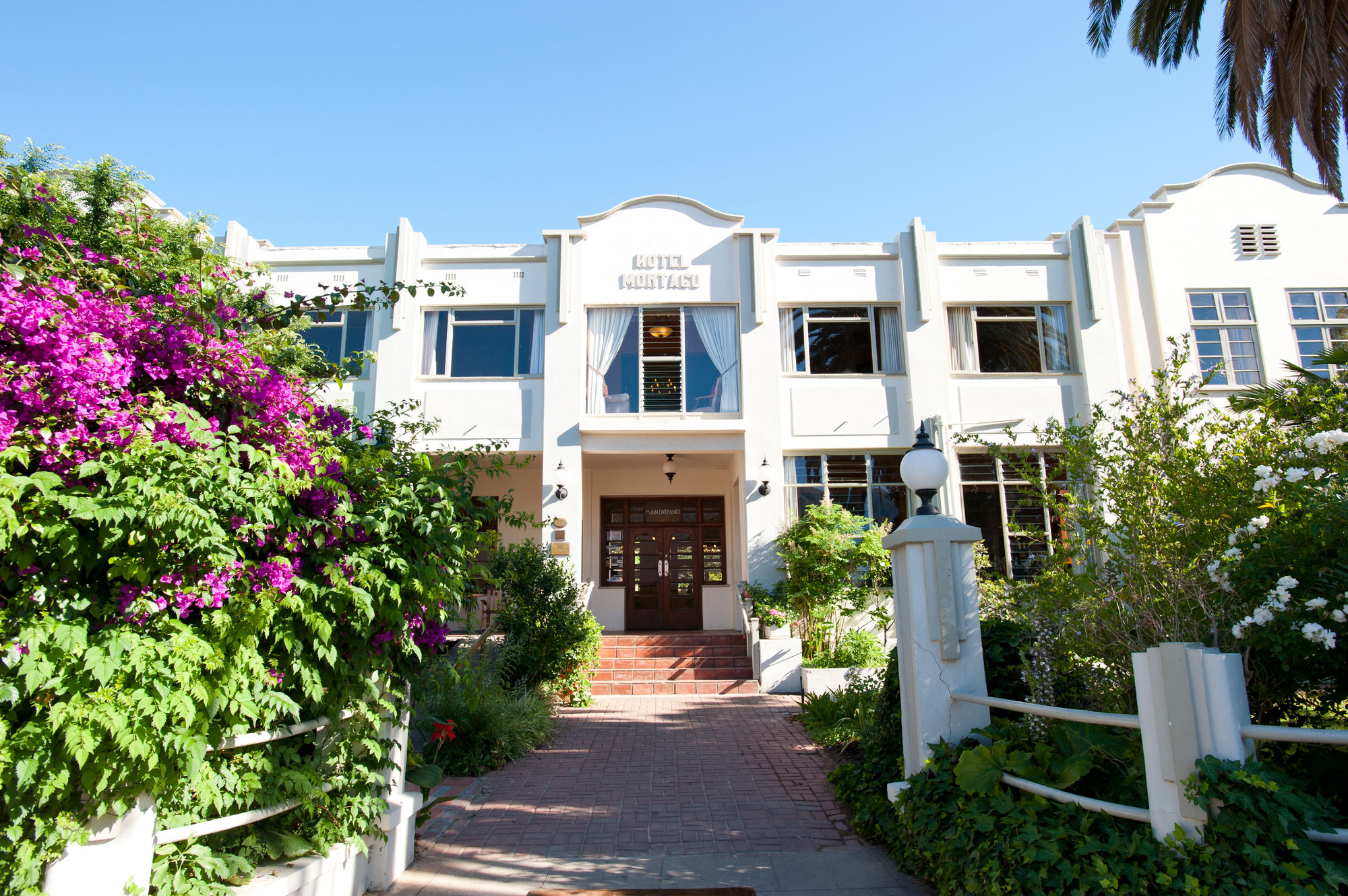 Фото отеля 1