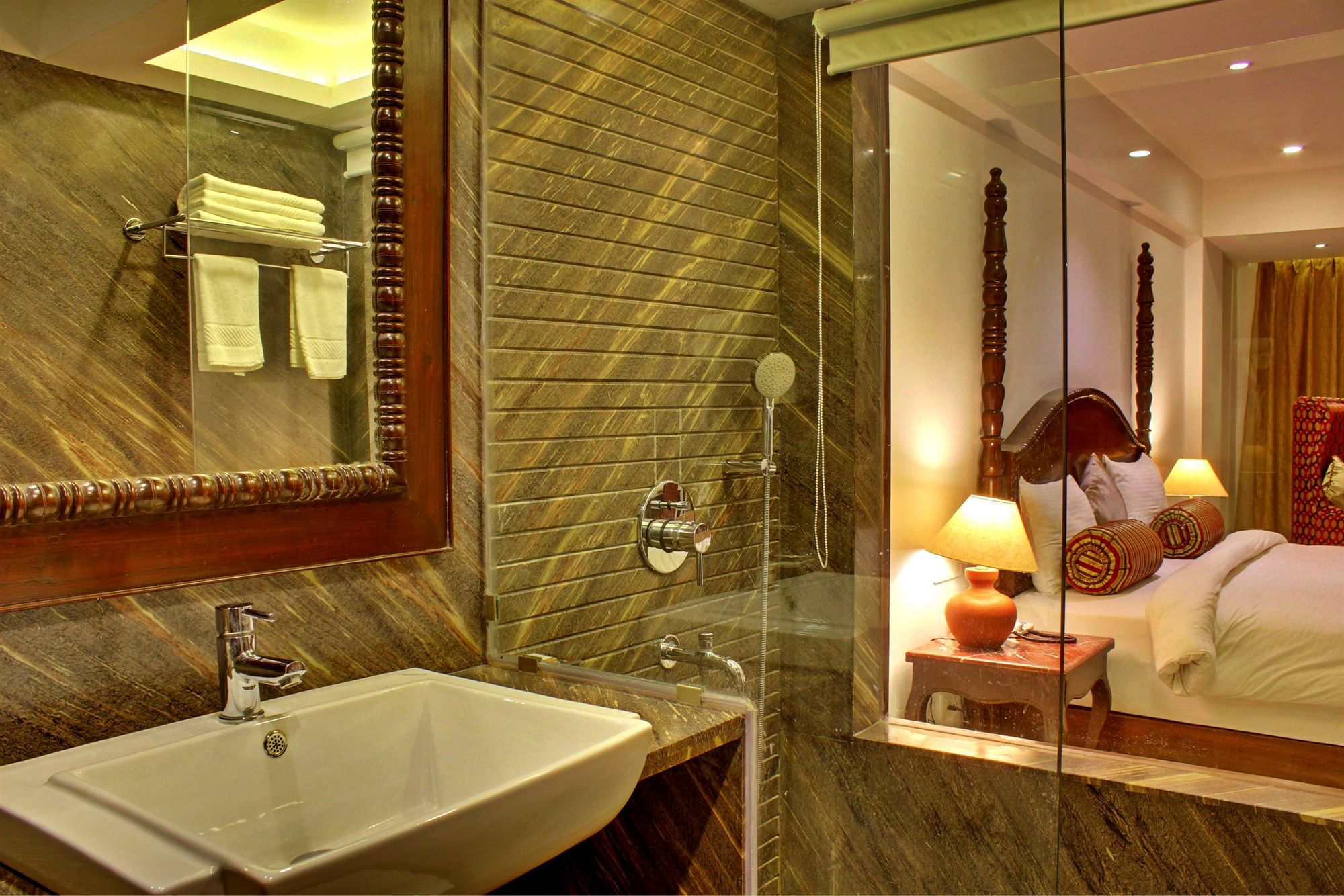 Фото Отель EllBee Ganga View