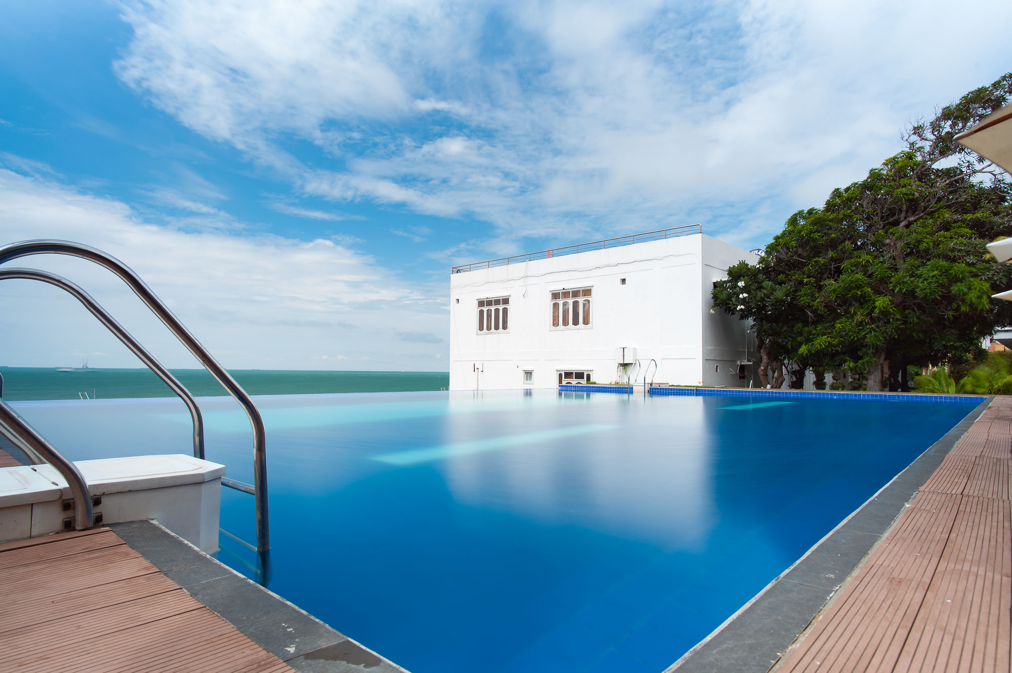 Фото Léman Cap Resort & SPA