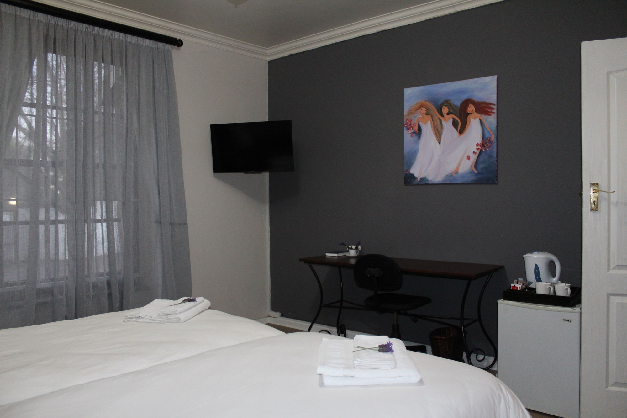 Фото 3Liebeloft Guest House