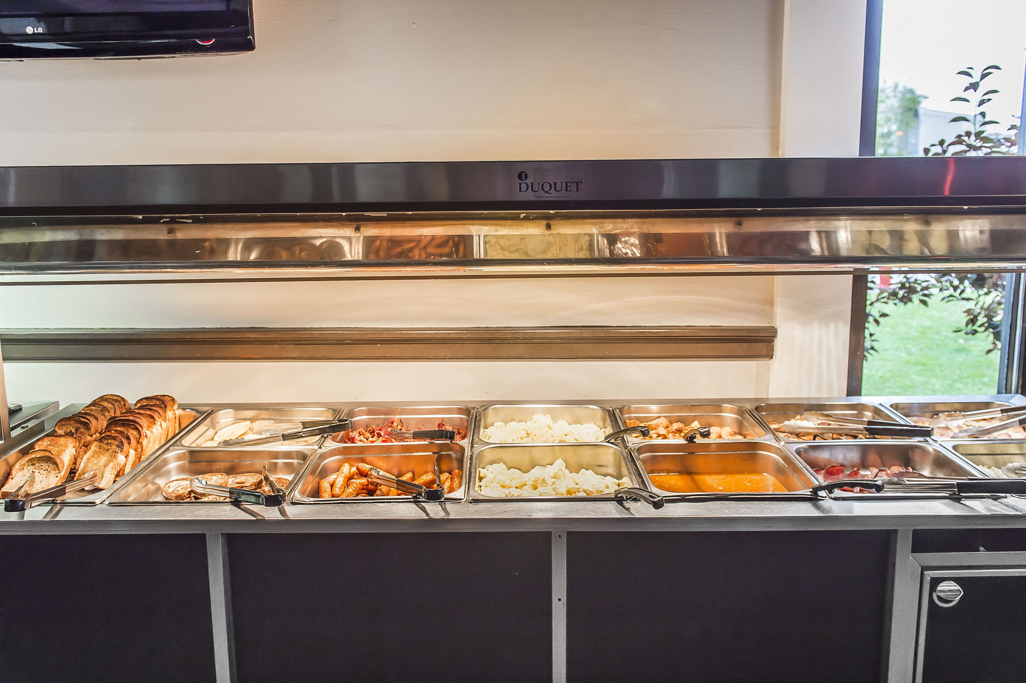 Фото Quality Inn & Suites & Conference Centre