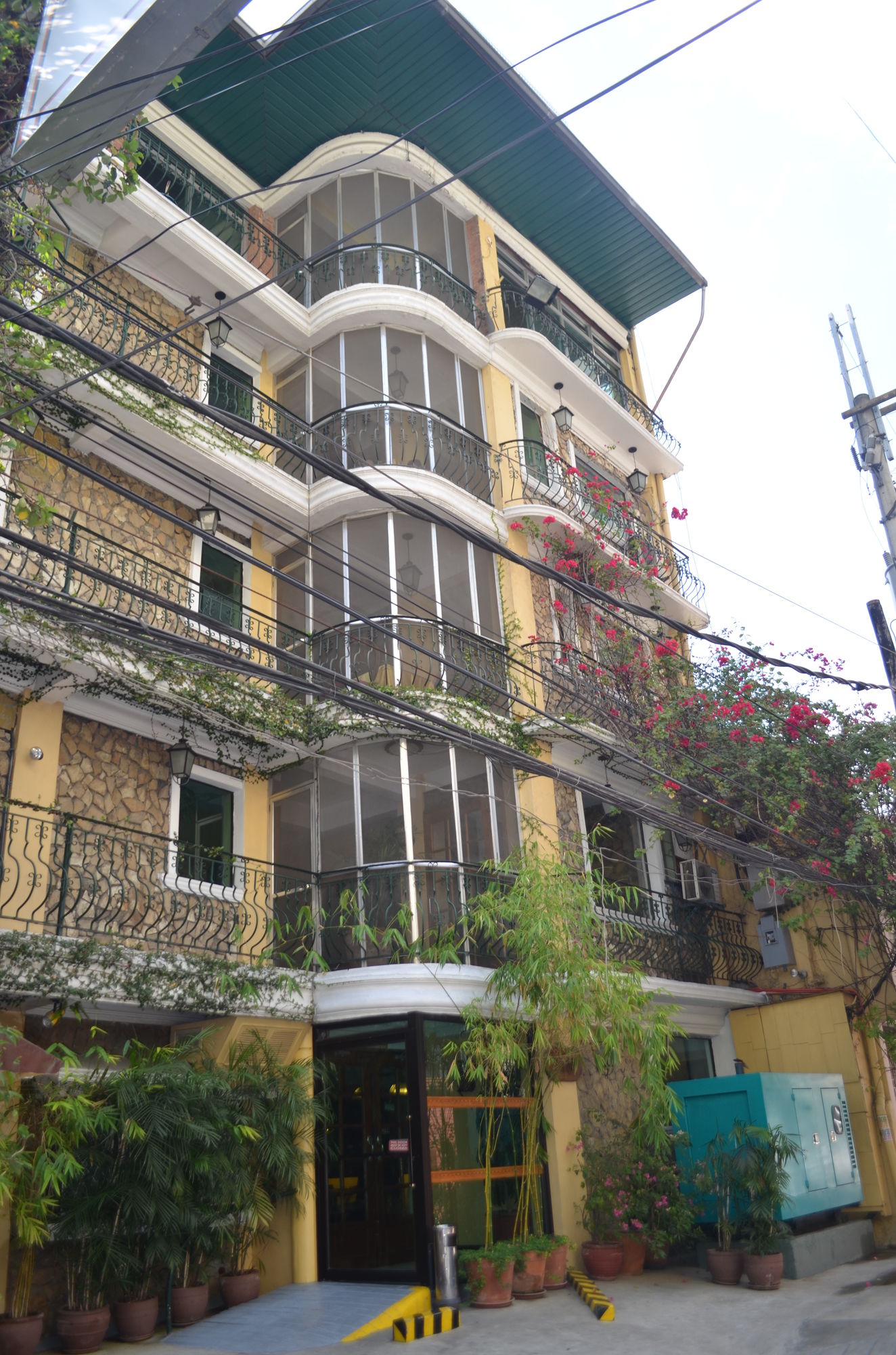 Фото отеля 2