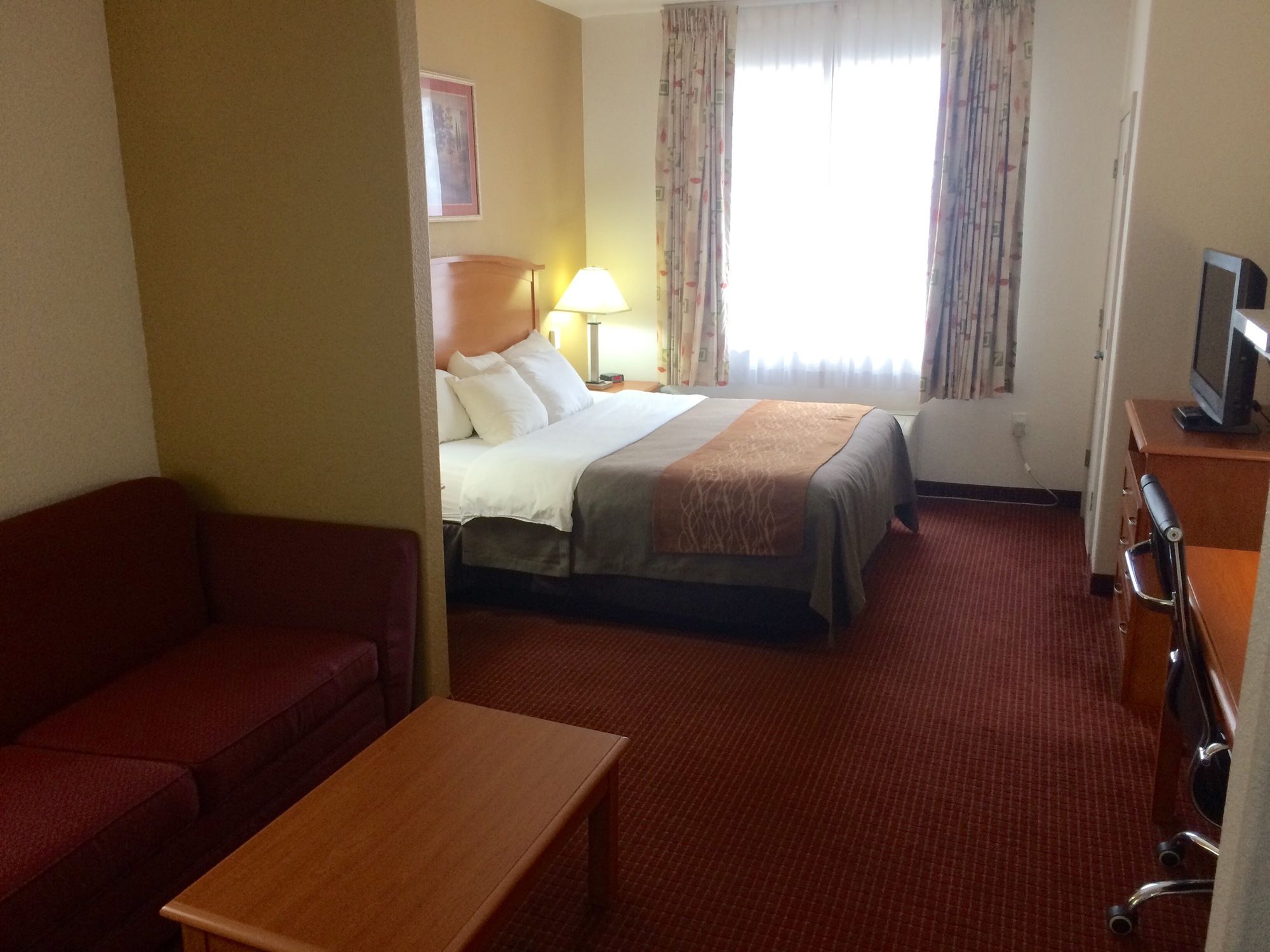 Фото Comfort Inn & Suites Chesapeake - Portsmouth