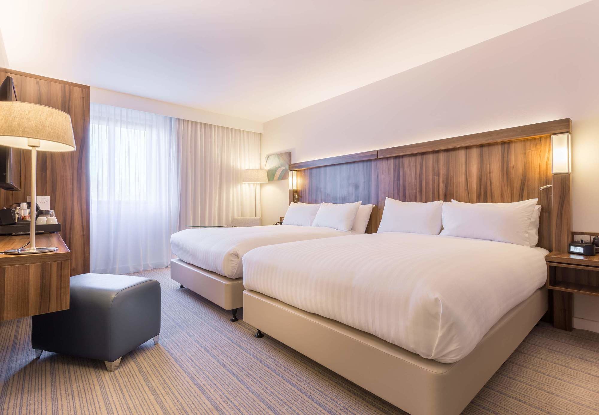 Фото Courtyard by Marriott Glasgow Airport