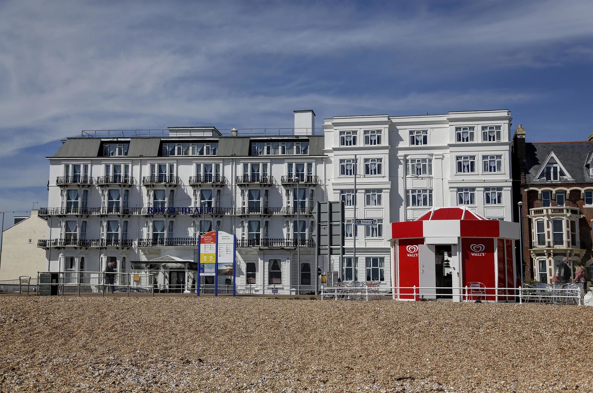 Фото The Royal Beach Hotel