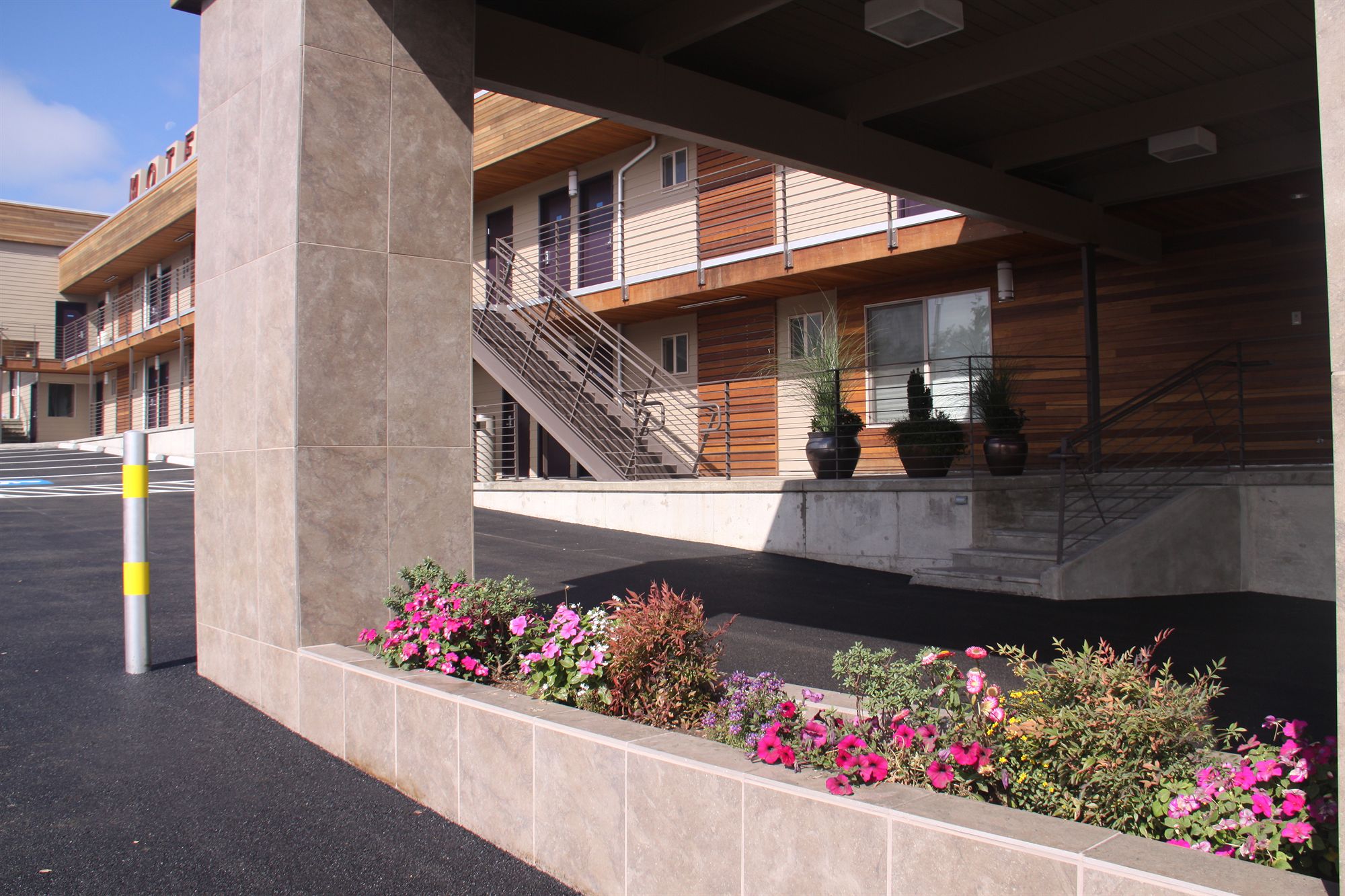 Фото Aladdin Inn & Suites