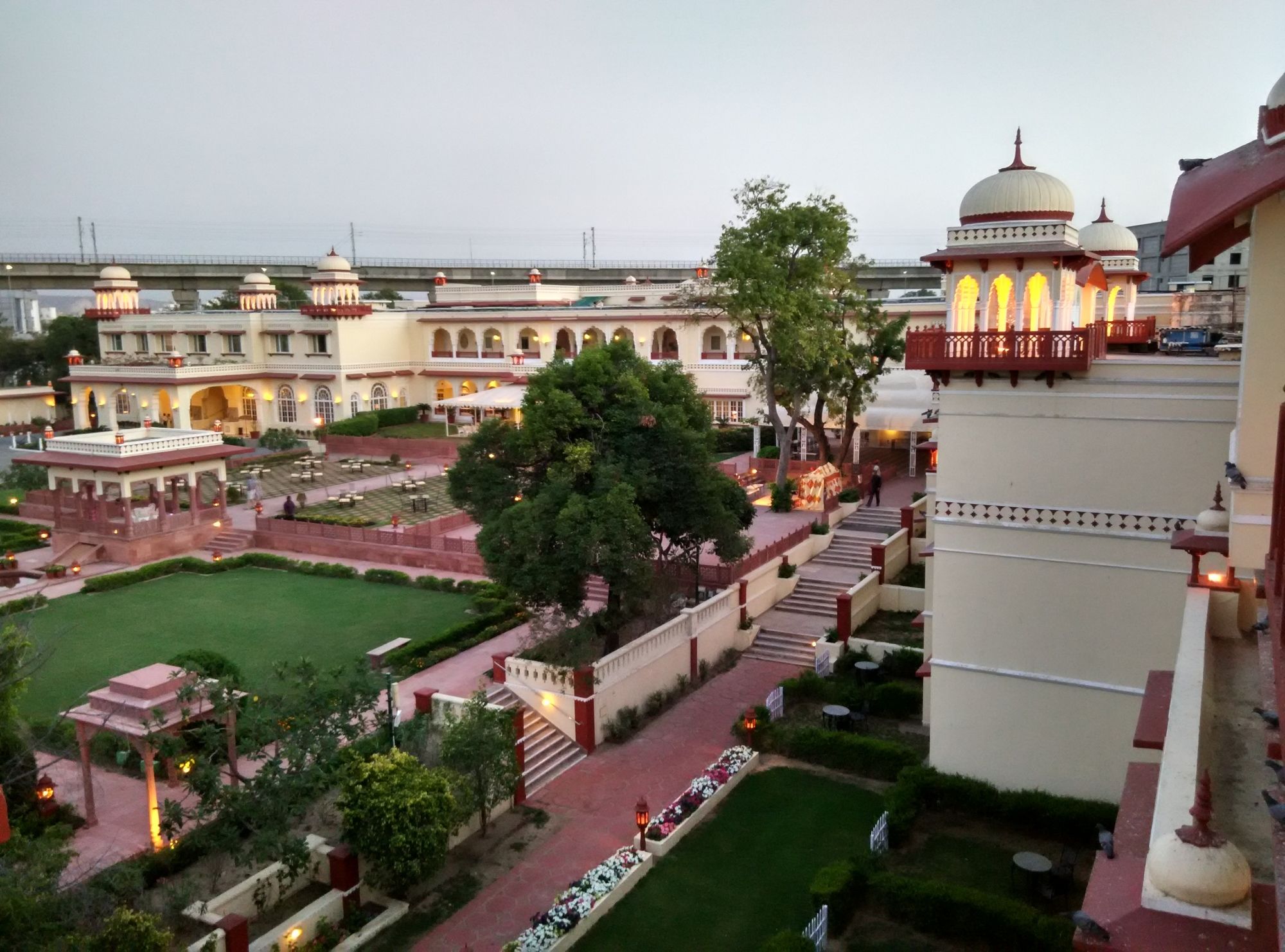 Фото Jai Mahal Palace