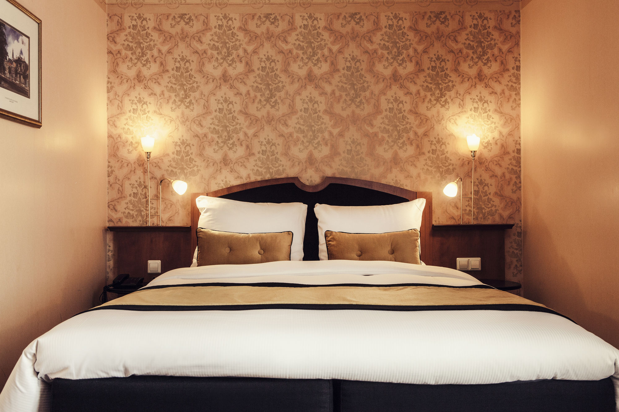 Фото Carlton Square Hotel