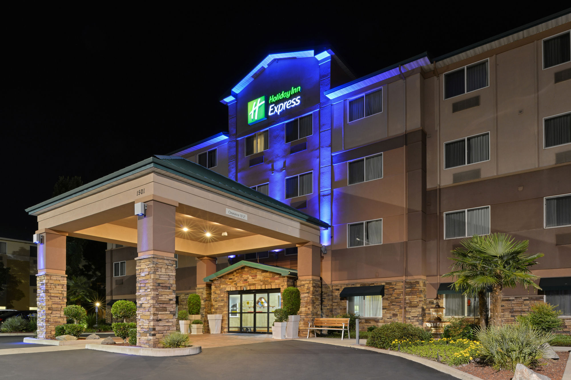 Фото Clarion Pointe Medford