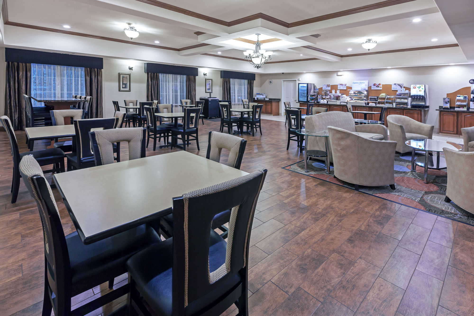 Фото Holiday Inn Express & Suites Kilgore North