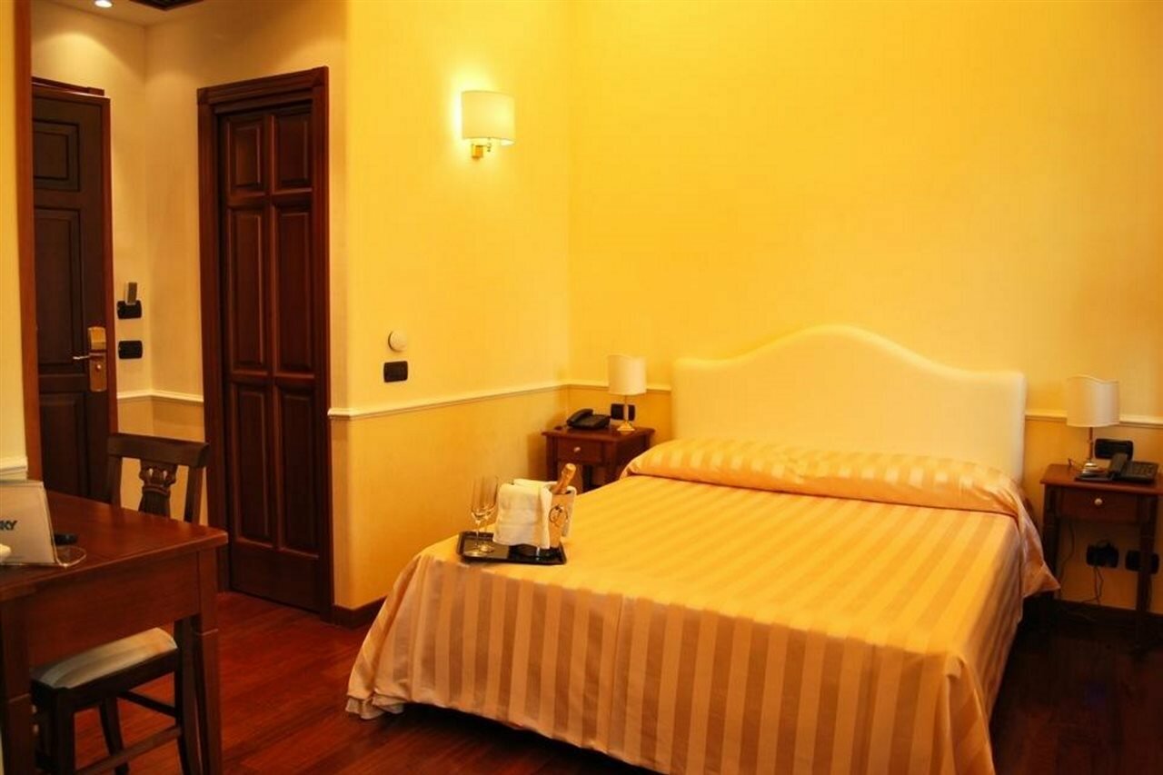 Фото Ludovisi Luxury Rooms