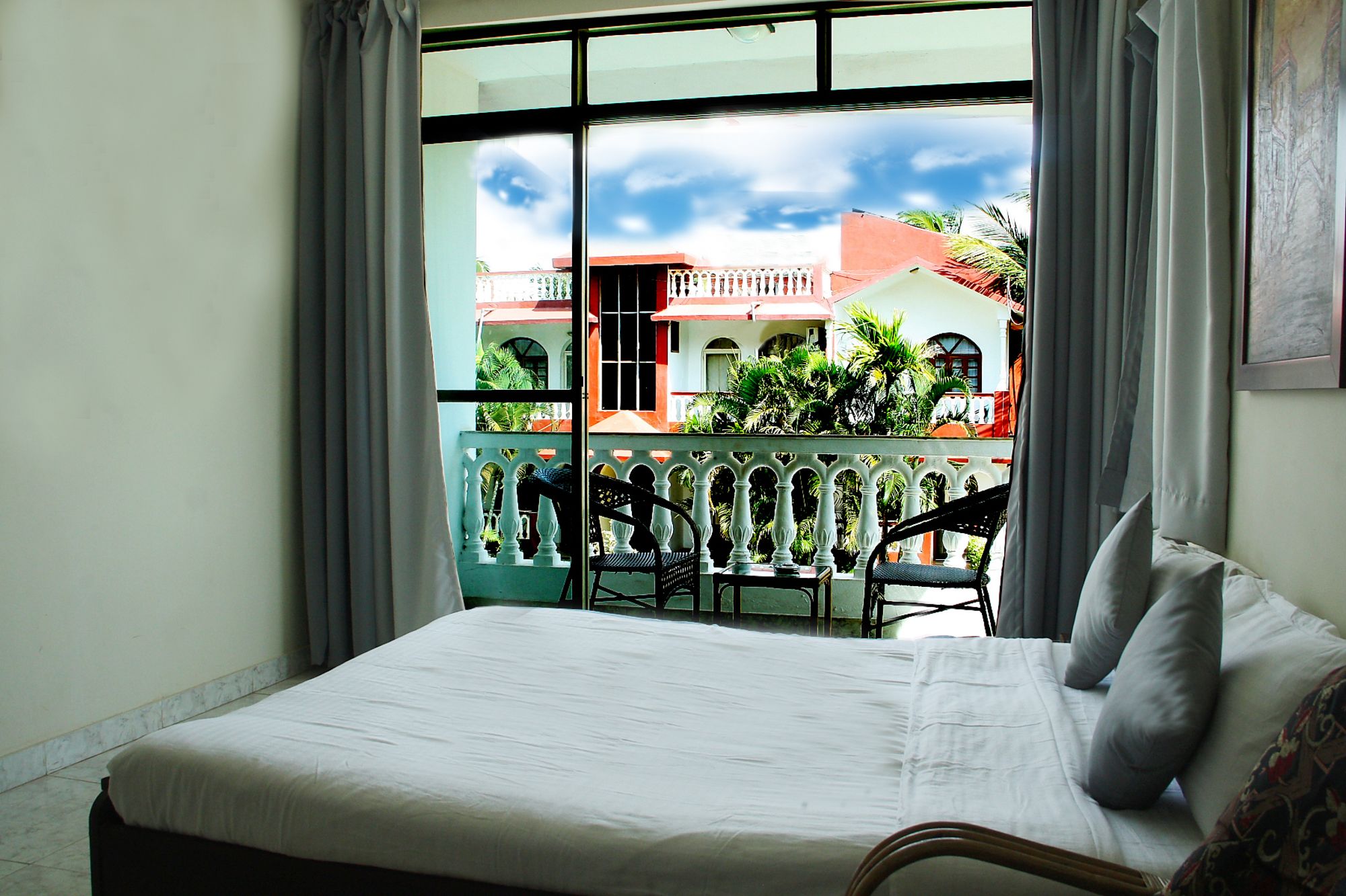 Фото La Vaiencia Beach Resort